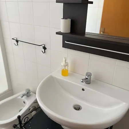 Bed & Breakfast The Artists 3*