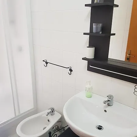 Bed & Breakfast The Artists 3*